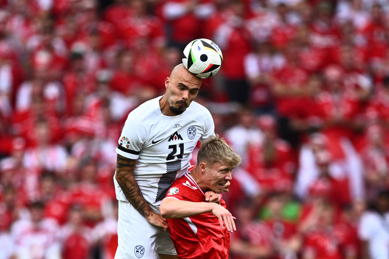 Фрагмент матча Словения — Дания