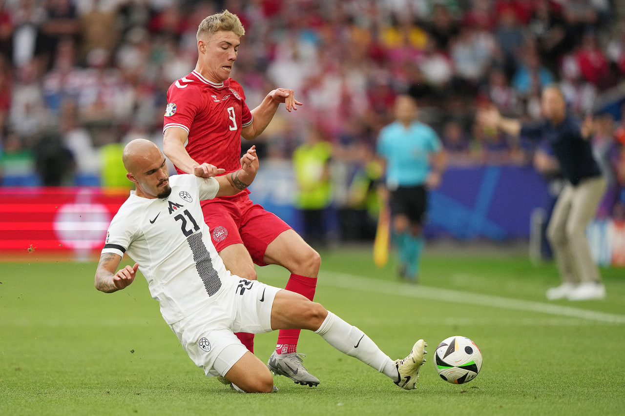 Фрагмент матча Словения — Дания