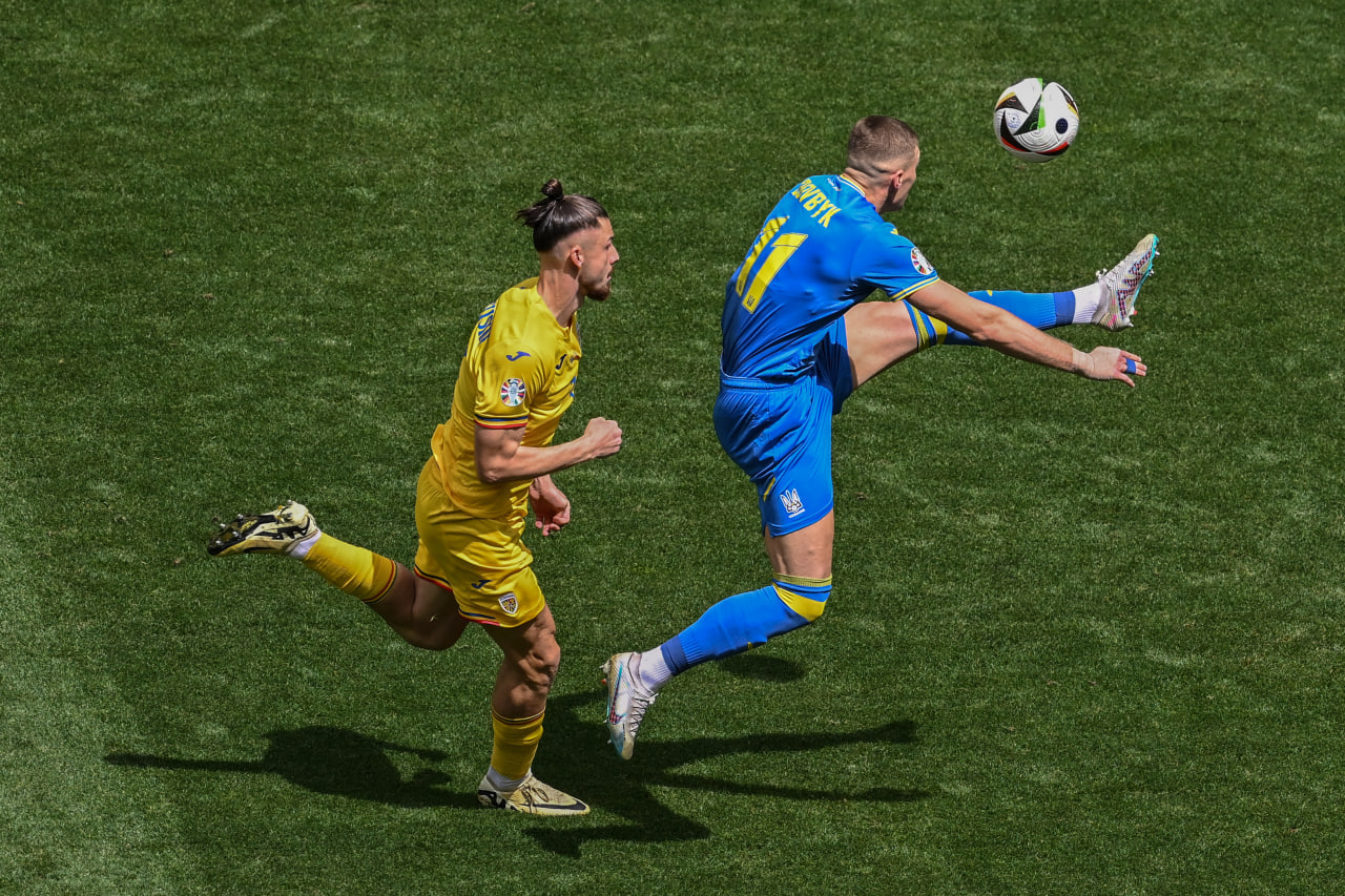 Фрагмент матча Румыния — Украина