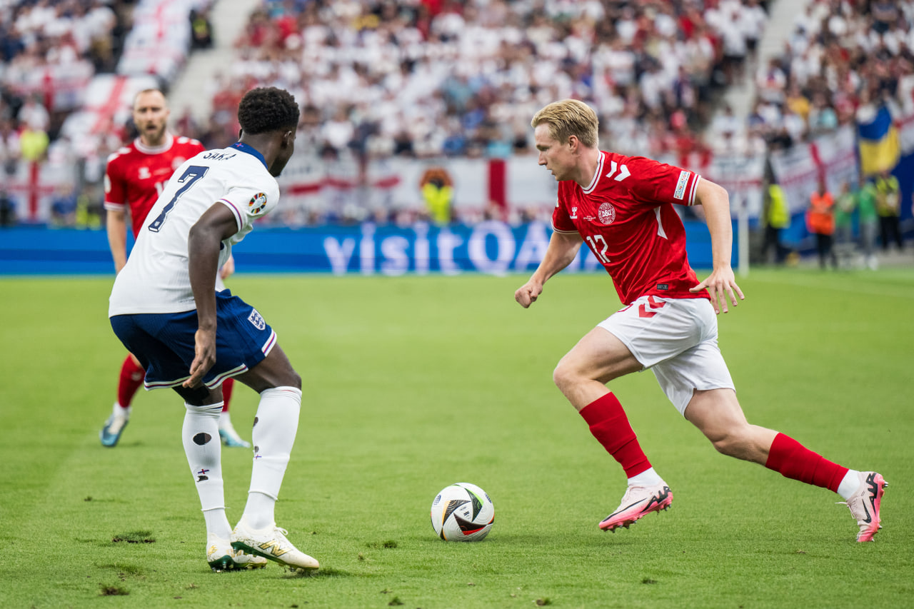 Фрагмент матча Дания — Англия