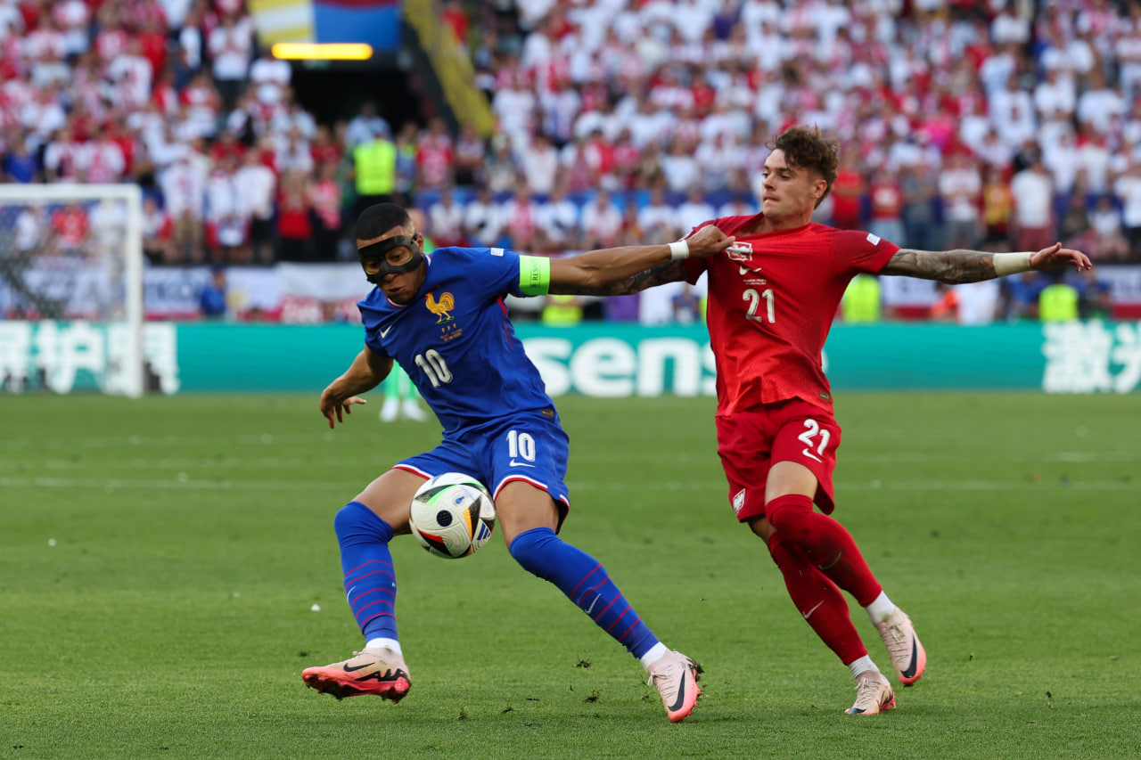 Фрагмент матча Франция — Польша