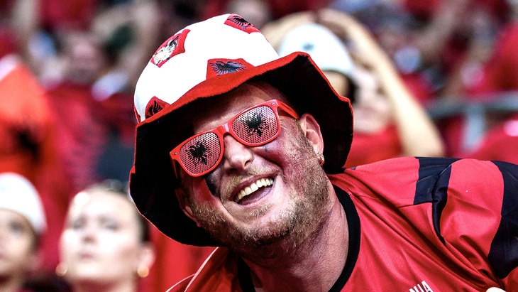 Болельщик сборной Албании Болельщик сборной Албании