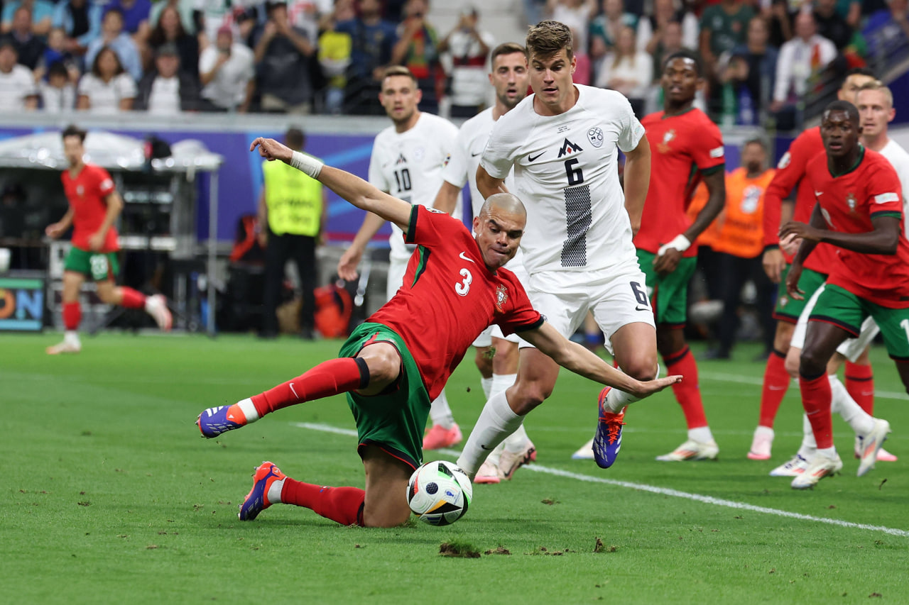 Фрагмент матча Португалия — Словения