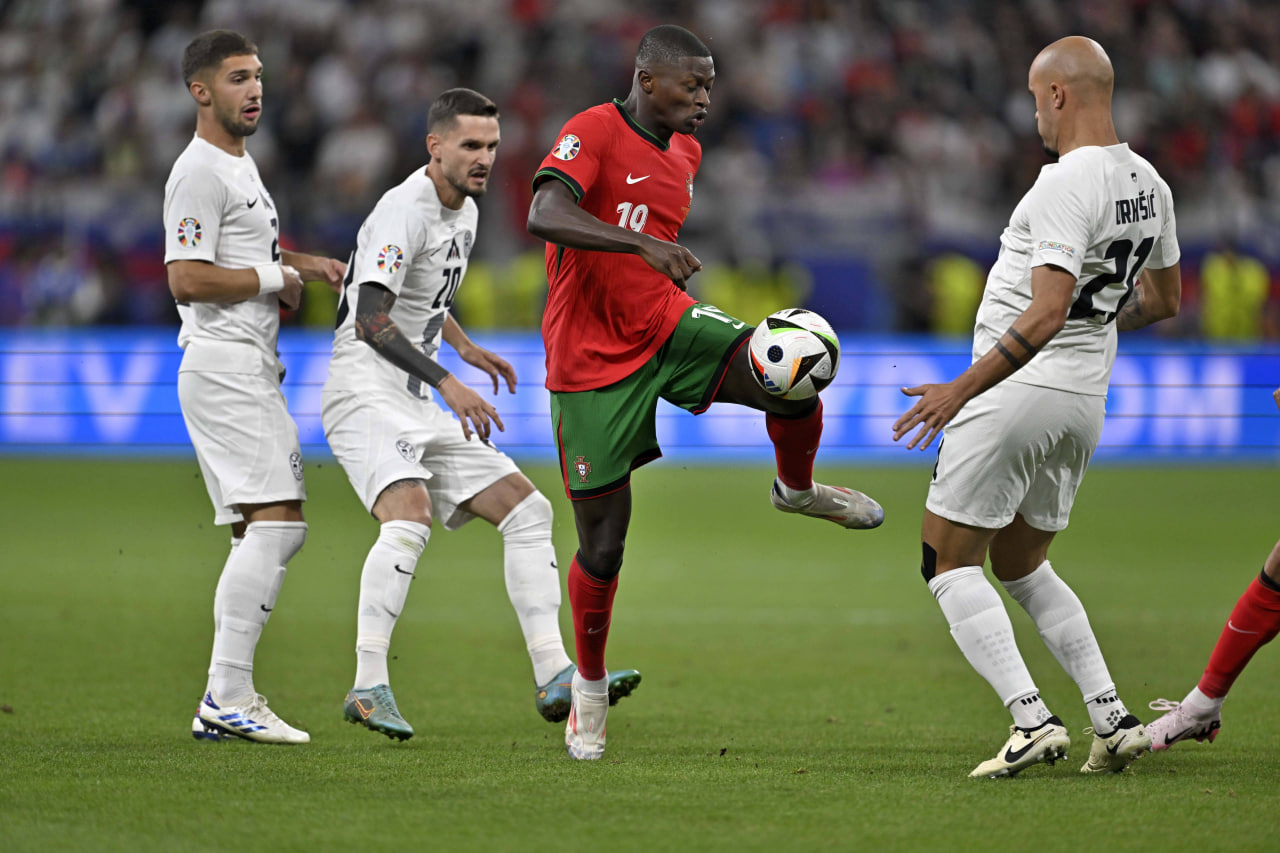 Фрагмент матча Португалия — Словения