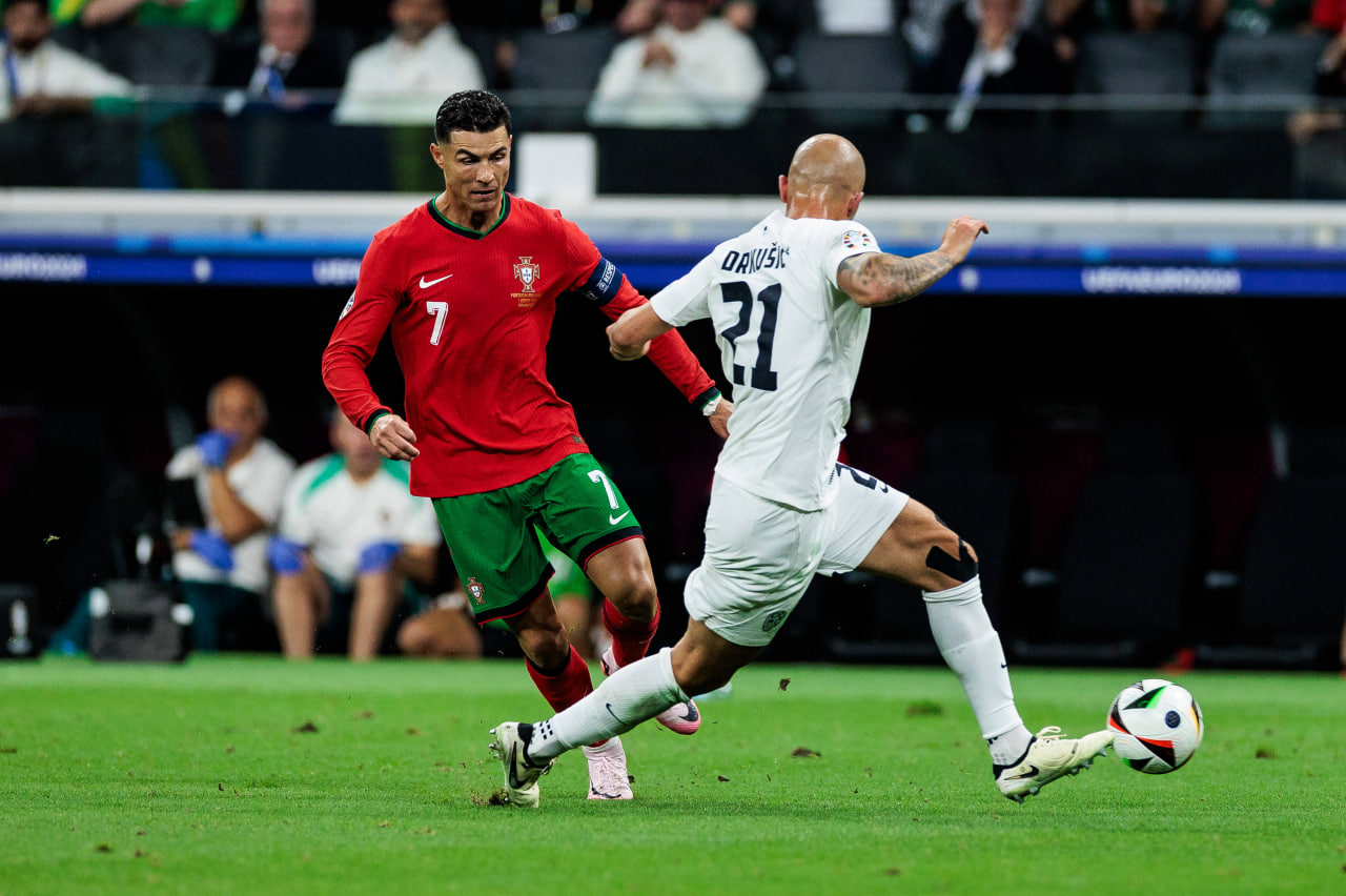 Фрагмент матча Португалия — Словения