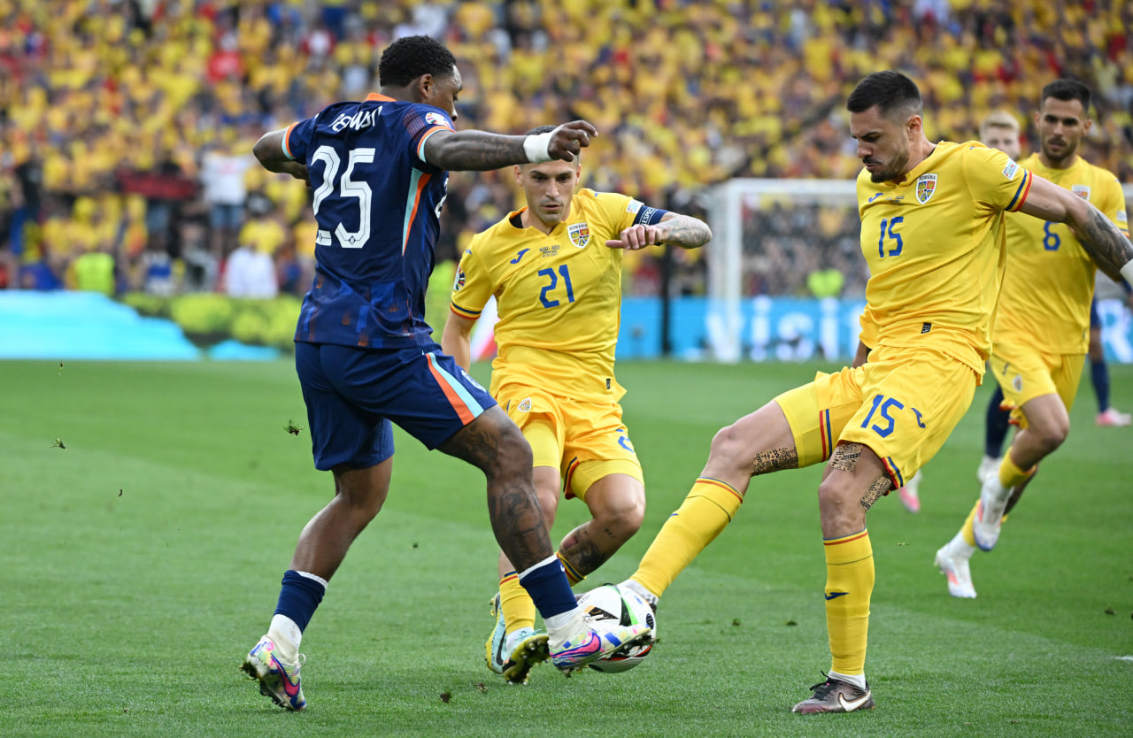 Фрагмент матча Румыния — Нидерланды