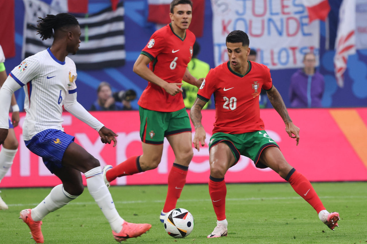 Фрагмент матча Франция — Португалия