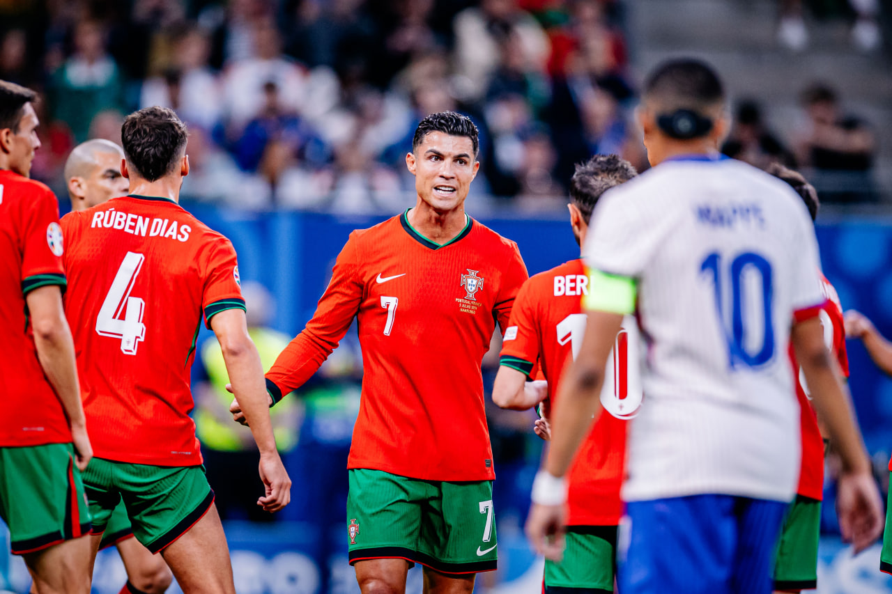 Фрагмент матча Португалия — Франция