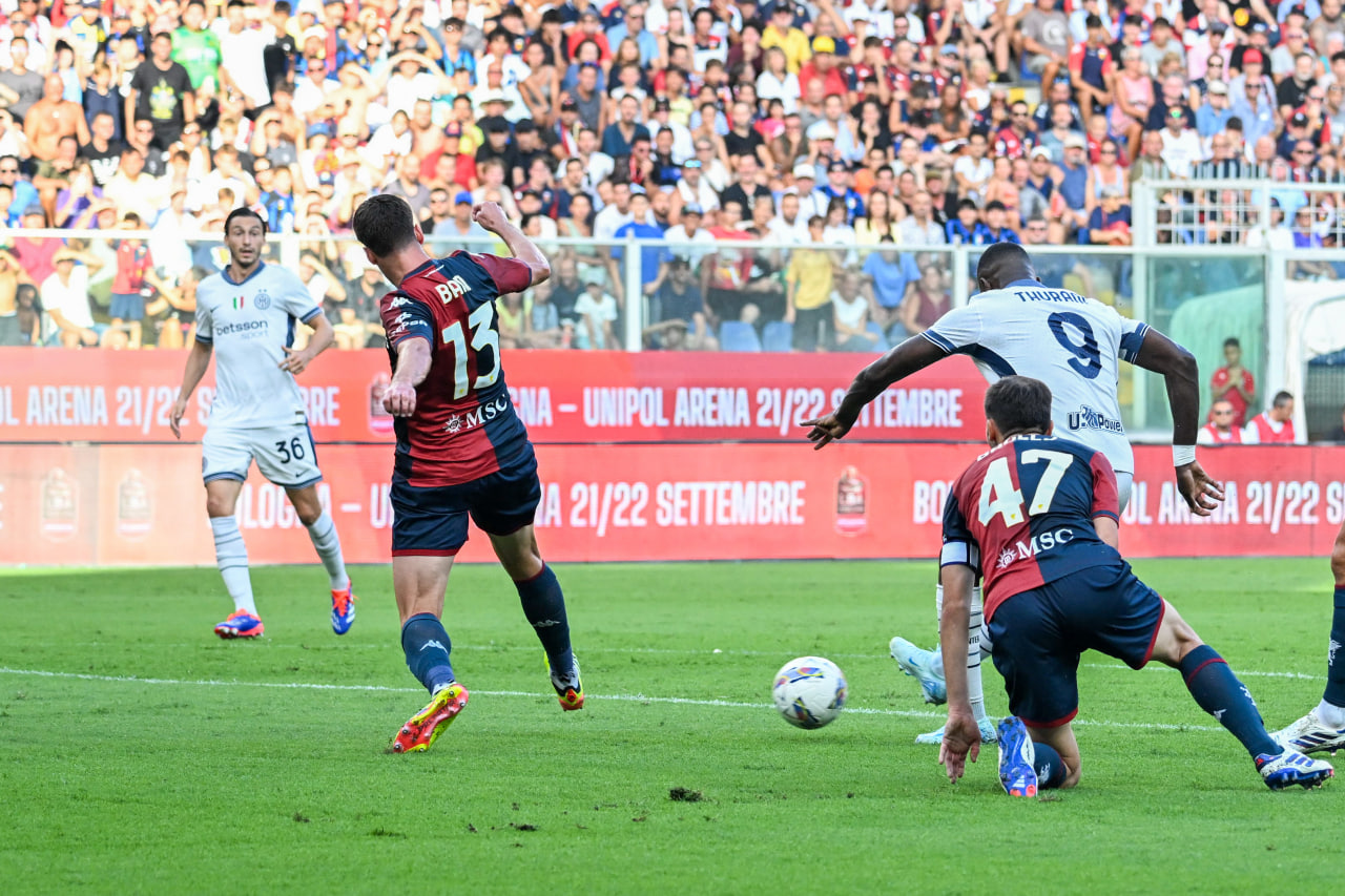 Фрагмент матча Дженоа — Интер