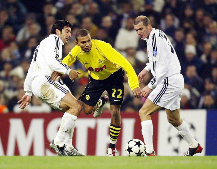 Фигу и Зидан в матче с «Боруссией»