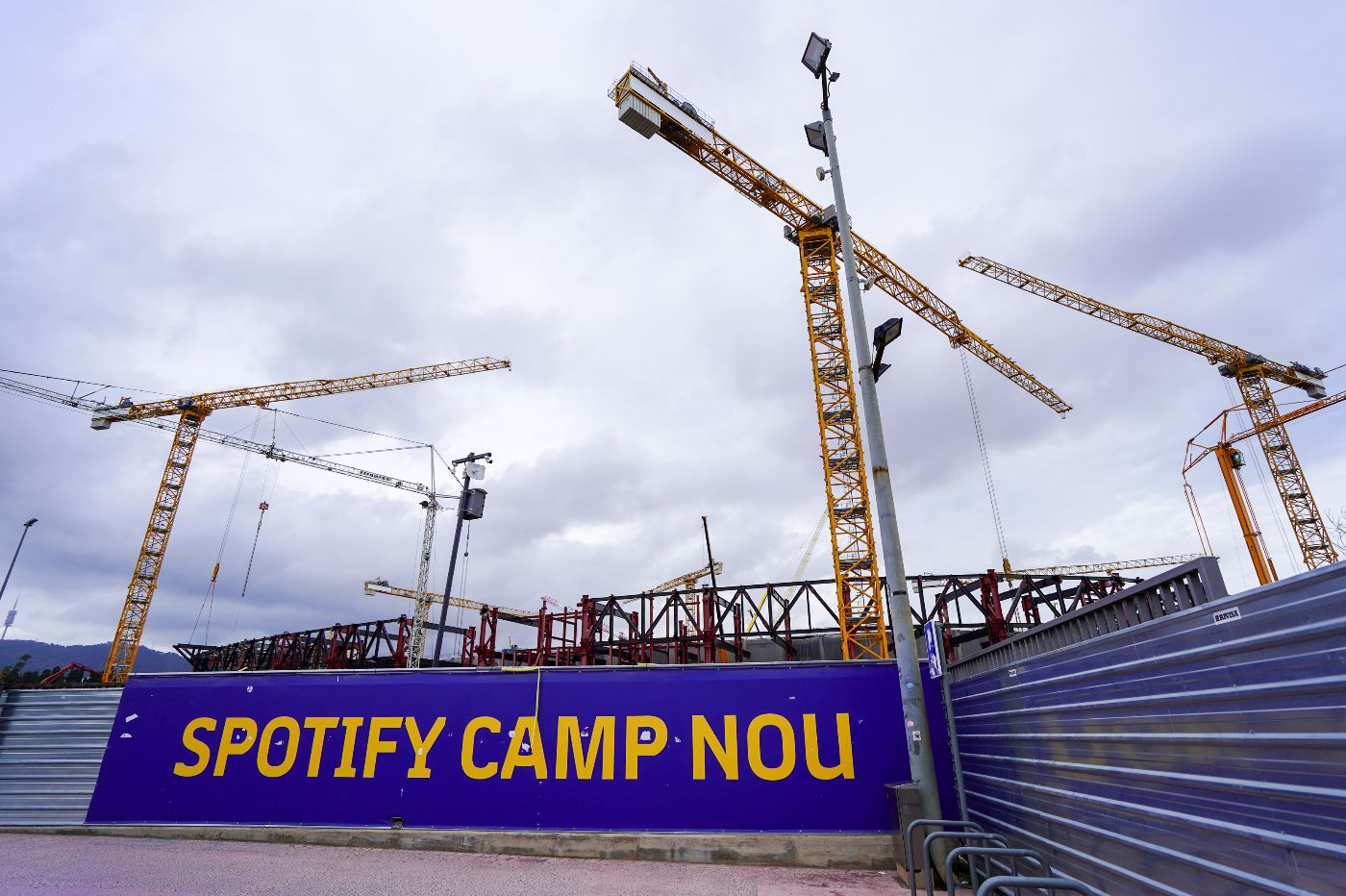 На «Камп Ноу» по-прежнему продолжается реконструкция