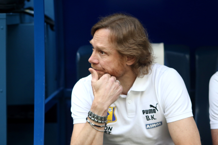 Валерий Карпин