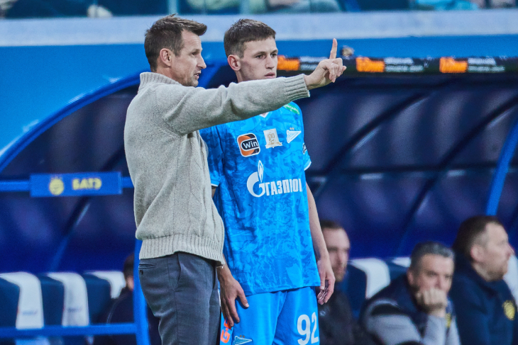 Семак выпускает игрока на замену