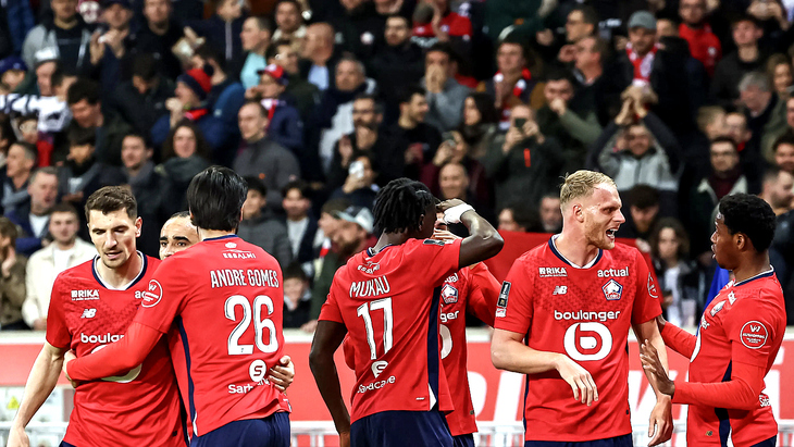 Игроки Лилля празднуют победу