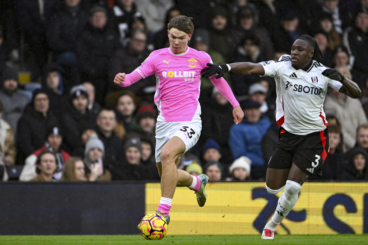 Тайлер Диблинг (слева)