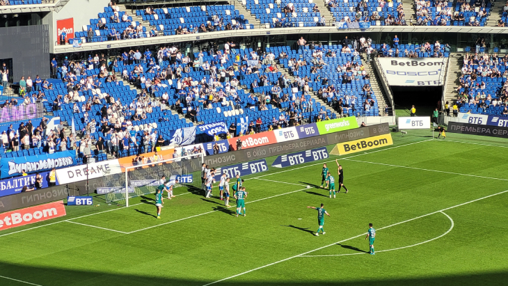 Свободный удар на последних минутах матча Динамо — Рубин