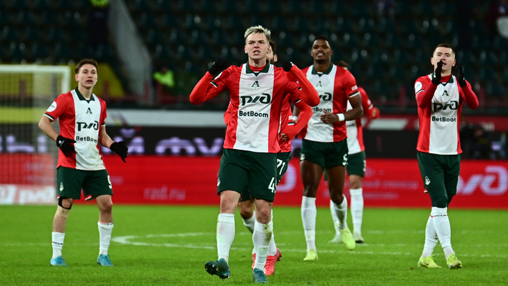 Игроки «Локомотива» празднуют гол Игроки «Локомотива» празднуют гол