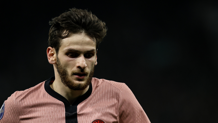 Хвича Кварацхелия — полузащитник ПСЖ