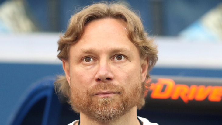 Валерий Карпин