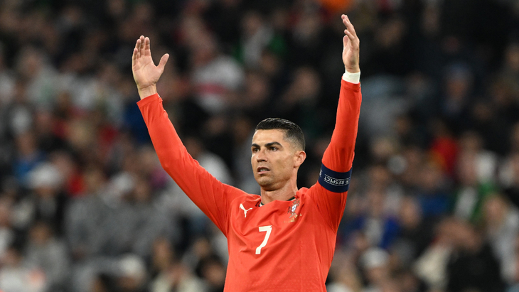 Криштиану Роналду — нападающий сборной Португалии