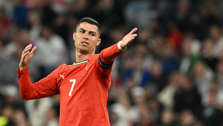 Криштиану Роналду — нападающий сборной Португалии