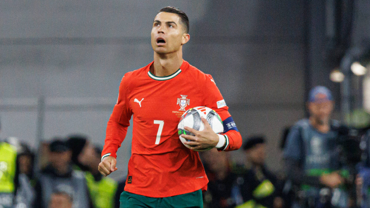 Криштиану Роналду — нападающий сборной Португалии