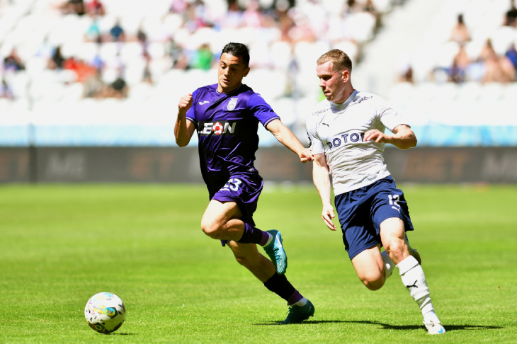 Дмитрий Прищепа (справа)