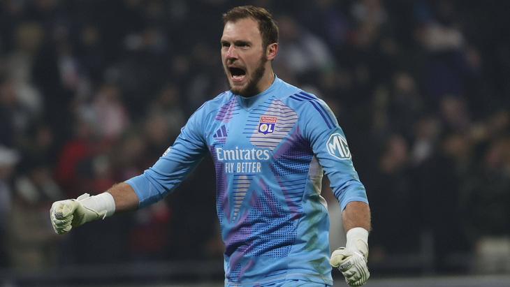 Лукас Перри