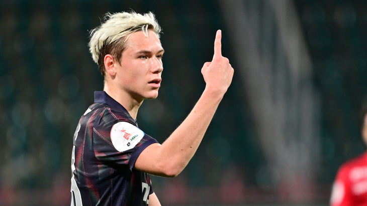 Алексей Батраков — полузащитник «Локомотива»