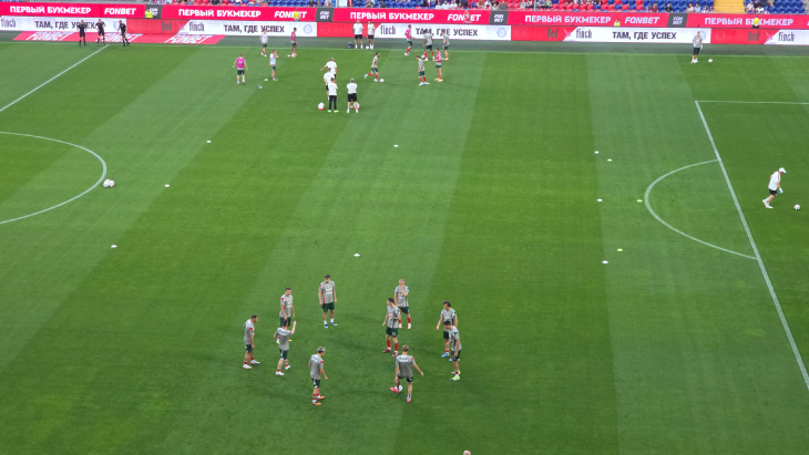 Разминка игроков Локомотива