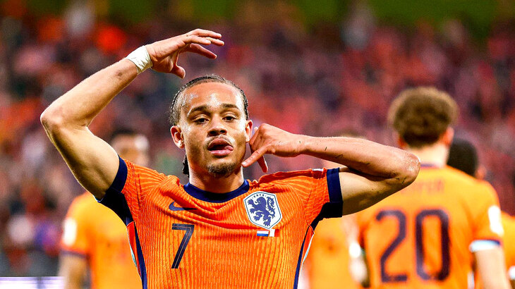 Хави Симонс