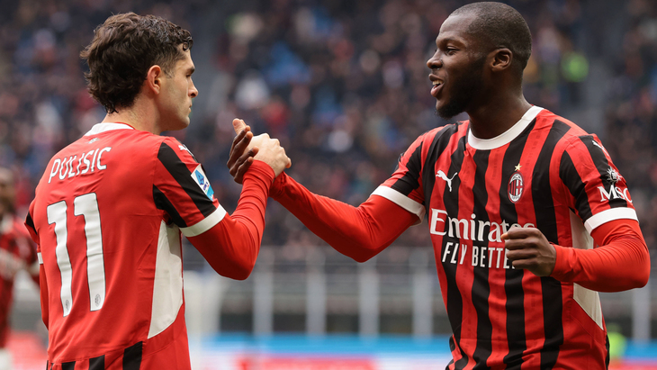 Юнус Муса (справа)