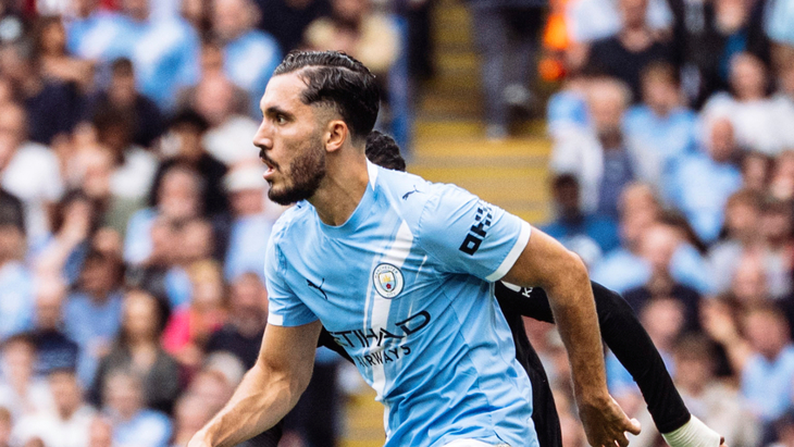 Райан Шерки — полузащитник «Манчестер Сити» Райан Шерки — полузащитник «Манчестер Сити»