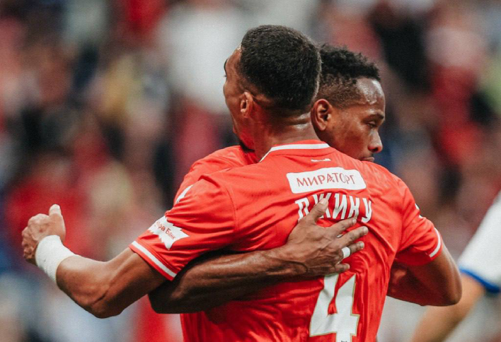 Ливай Гарсия празднует гол