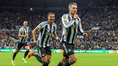 Фабиан Шер празднует гол