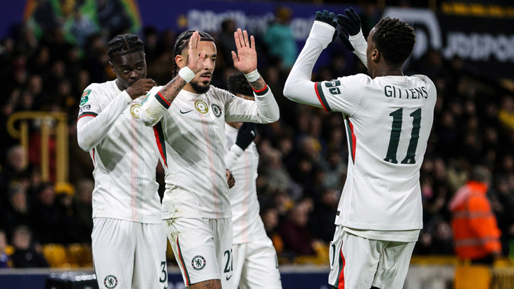 Игроки «Челси» празднуют гол