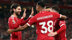 Игроки «Ливерпуля» празднуют гол