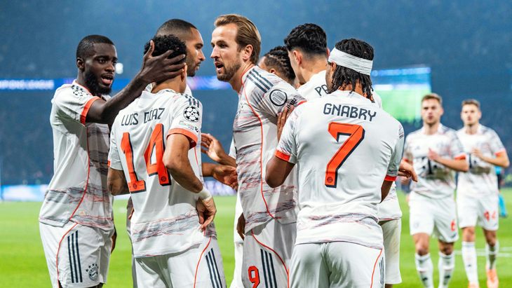 Игроки «Баварии» празднуют гол