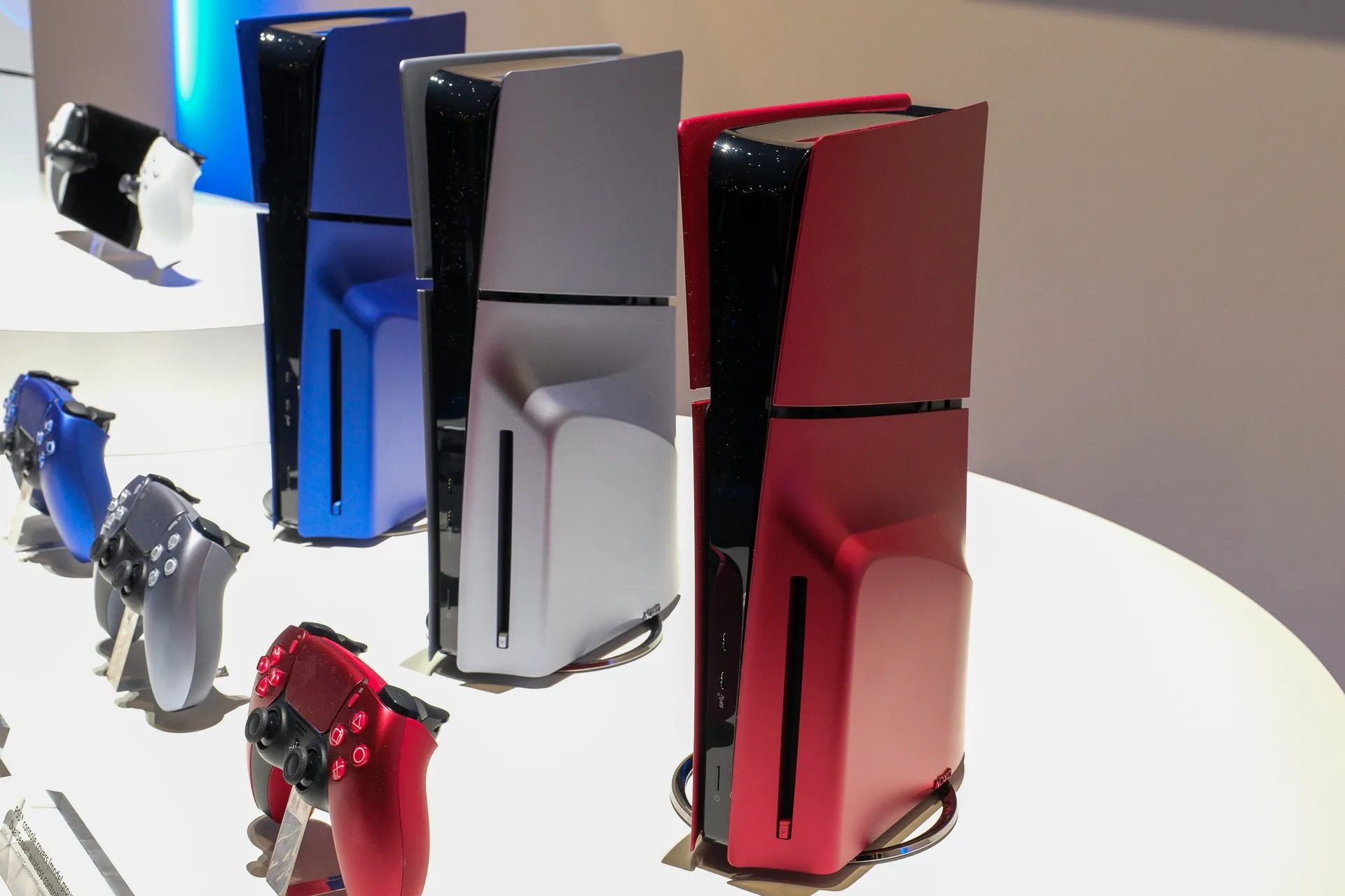 Обновленные цвета PS5 Slim
