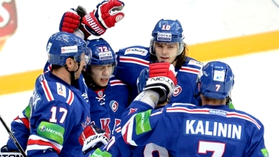 Хоккеисты СКА