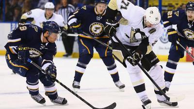 Как Малкин не прорывался, забить ему не удалось