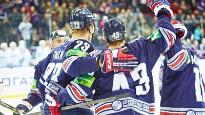 Хоккеисты «Магнитки» Хоккеисты «Магнитки»