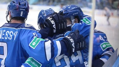 Хоккеисты «Нефтехимика»