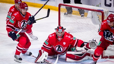 Хоккеисты «Автомобилиста»