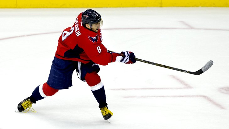 Исторический бросок Александра Овечкина в матче с «Оттавой» Исторический бросок Александра Овечкина в матче с «Оттавой»