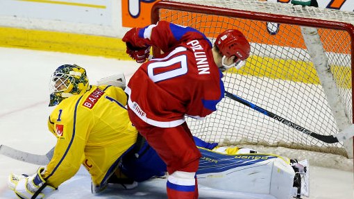 Россияне пропустили четыре шайбы