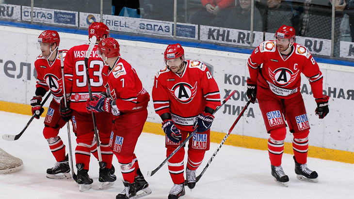 Хоккеисты «Автомобилиста»