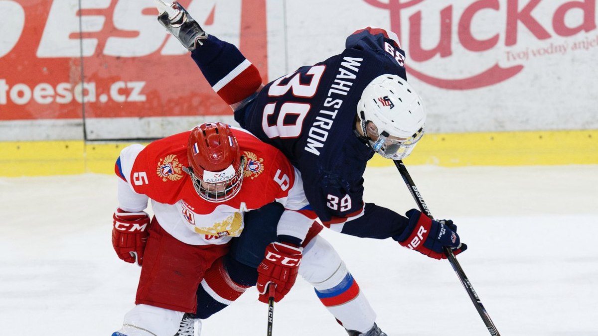 Команда Игоря Ефимова стартовала на турнире с поражения