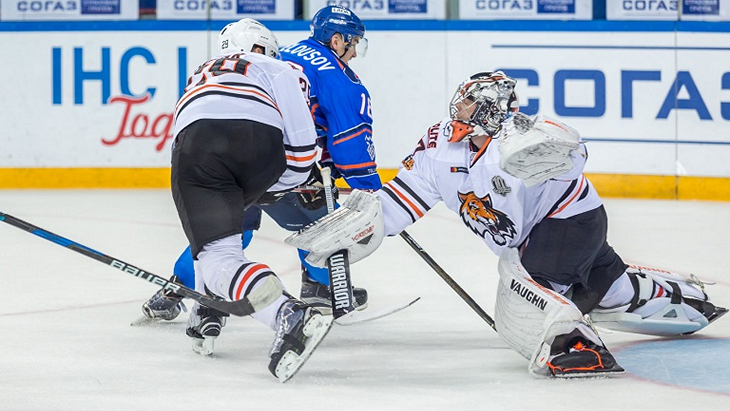 «Амур» — «Лада»