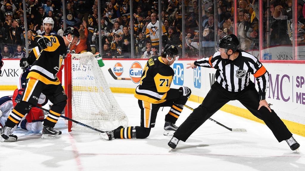 Евгений Малкин набрал 3 (1+2) очка